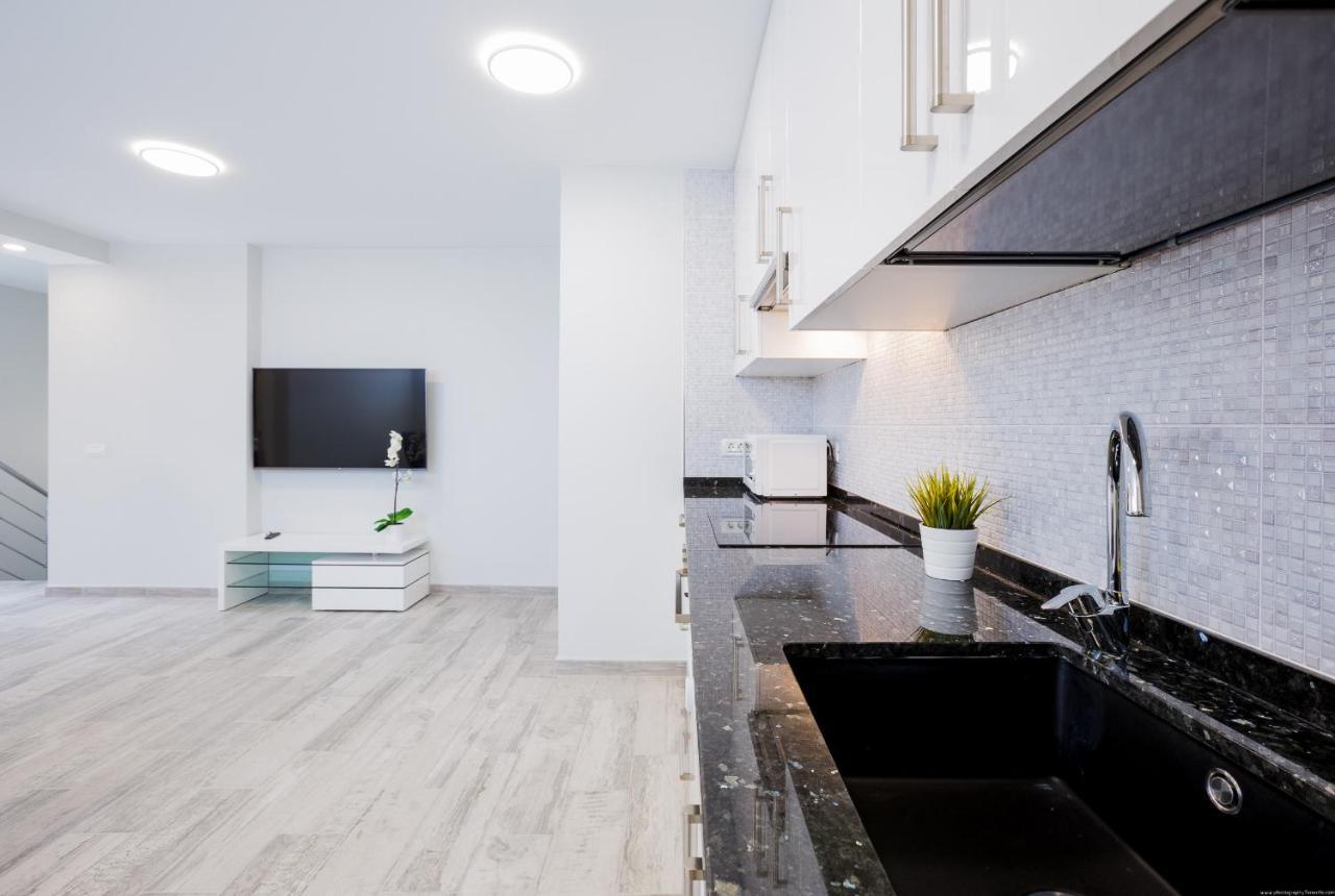 Palm Mar De Lux A32 Apartment Bagian luar foto